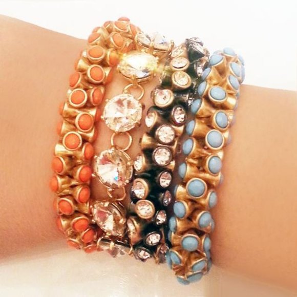Stella & Dot Jewelry - : Stella & Dot⚜️💃🏽Coral Vintage Twist Bracelet